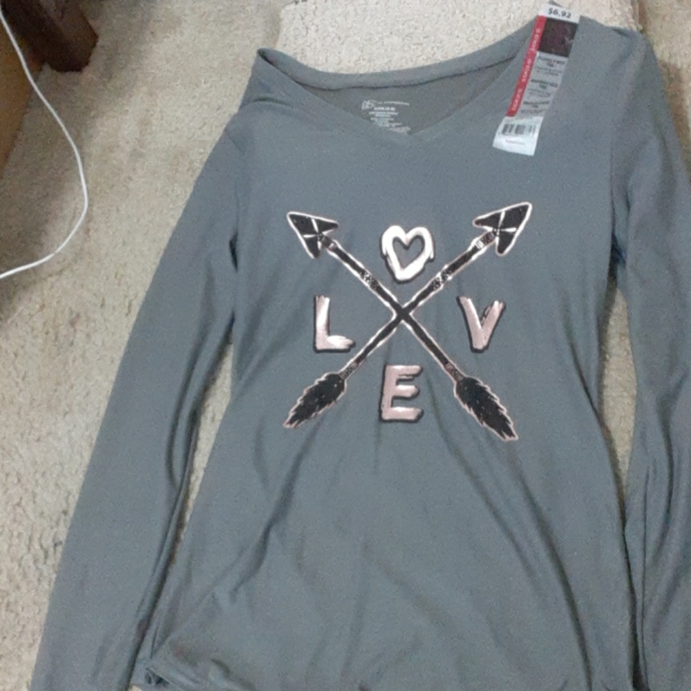 A long sleeve shirt